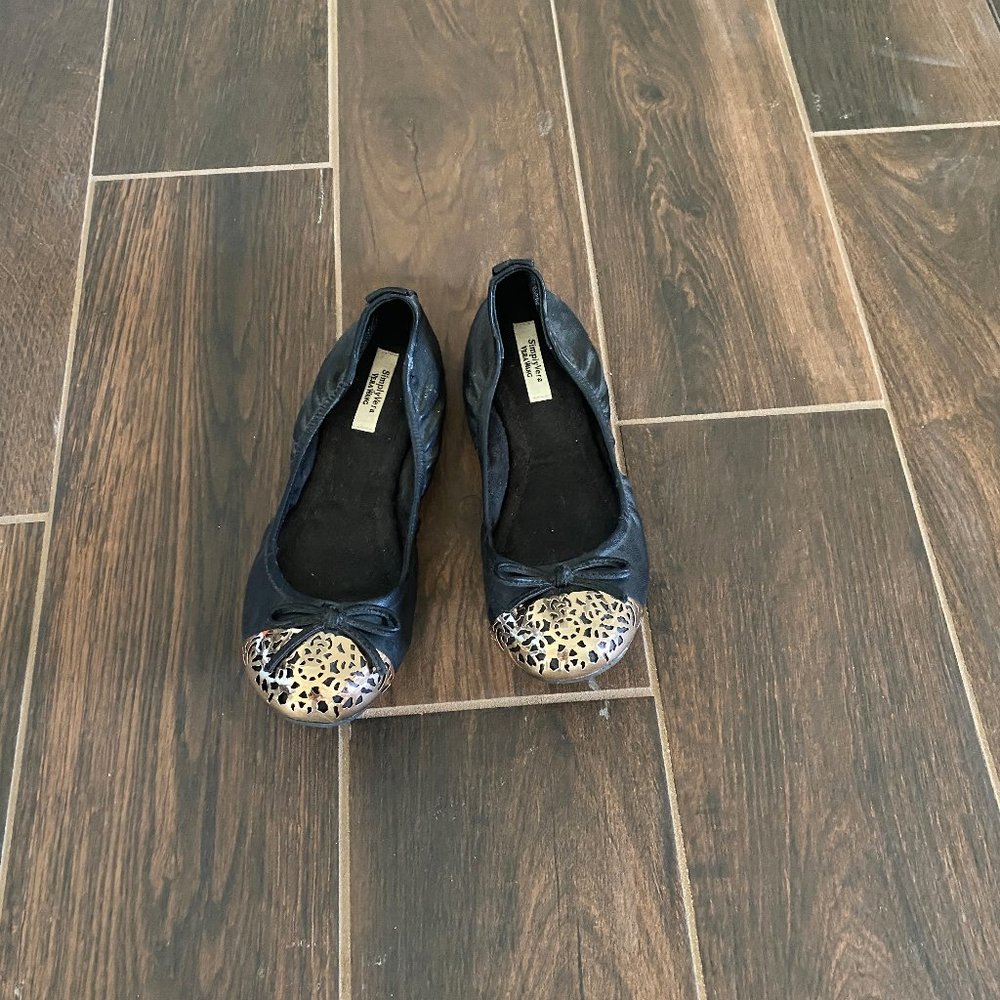 Simply Vera VeraWang Ballet Flats with Gold Casing